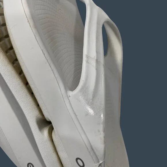 Oofos Ooriginal Thong Sandals Womens Size W7 EU 38 White Recovery Flip Flops - Picture 6 of 7